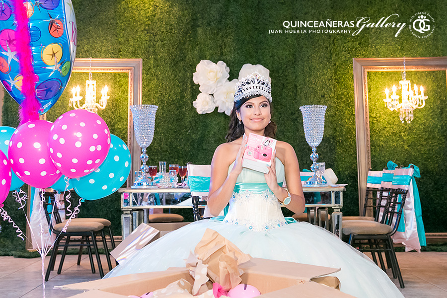 Houston Quinceaneras Gallery by Juan Huerta Photography. Servicio de fotografia y video para tu fiesta de 15 en los mejores salones de fiesta.