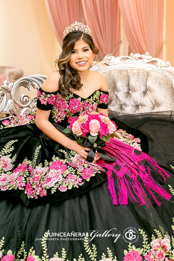 Tema Charro – Rancheras, Houston Quinceañeras Gallery by Juan Huerta Photography offers the most beautiful 15 photo-session pictures and the best all day coverage for your XV birthday party celebration event in Texas. Fotografia artisitica y video profesi