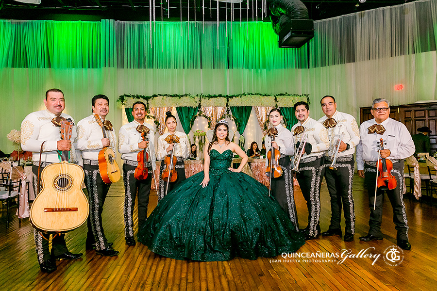 Houston Texas Best Quinceañeras Gallery Juan Huerta Photography Video prices, packages, precios. Paquetes completos fotografia artistica, video profesional para tu XV en Alvin, Angleton, Baytown, Brookshire, Bellaire, Clute, Conroe, Clear Lake, Deer Park,